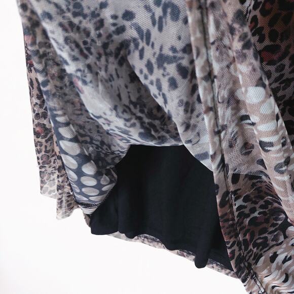 Chico’s NWT Cheetah & Snake Print Sheer Overlay Mesh Top Large - Picture 4 of 11